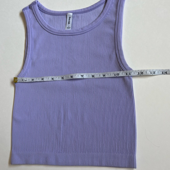 Aritzia Sunday Best Rib Seamless Shirley Tank - Picture 7 of 10